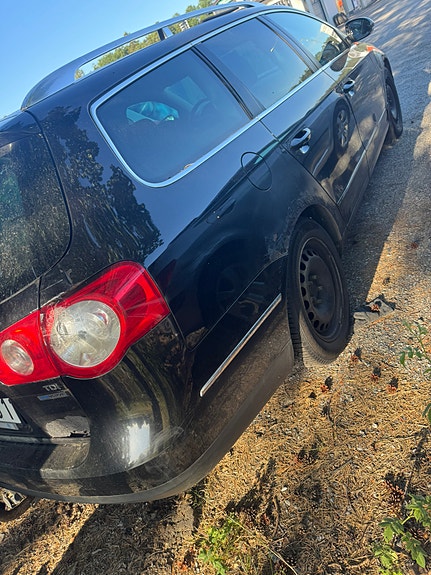 Volkswagen Passat 4 of 6