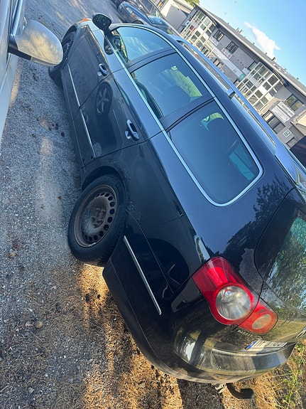 Volkswagen Passat 3 of 6