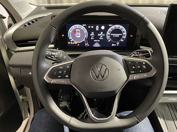 Volkswagen T-Roc 12 of 16