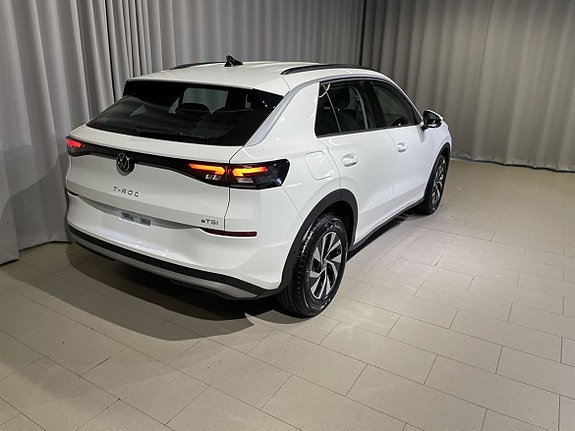 Volkswagen T-Roc 5 of 16