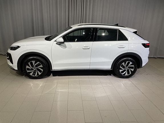Volkswagen T-Roc 3 of 16