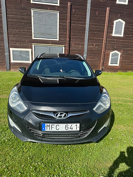 Hyundai i40 2 of 9