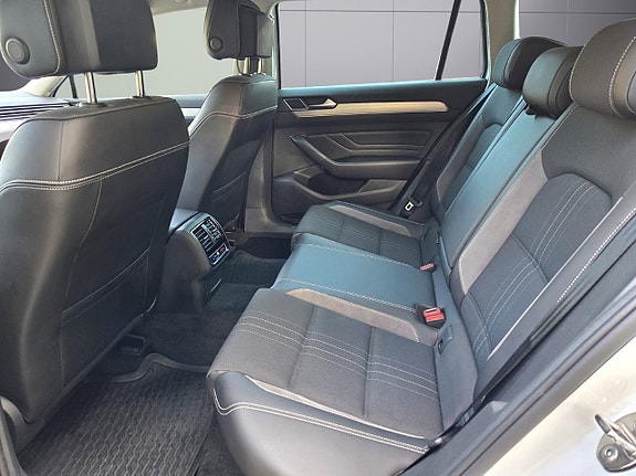 Volkswagen Passat Alltrack 11 of 20