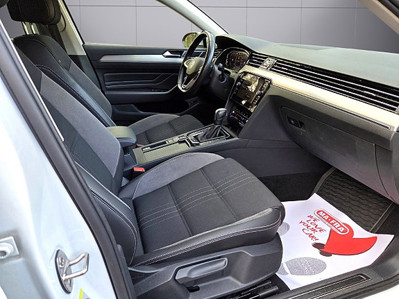Volkswagen Passat Alltrack 10 of 20