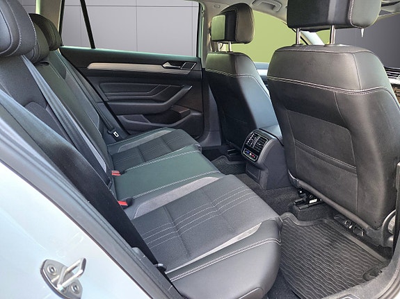 Volkswagen Passat Alltrack 12 of 20