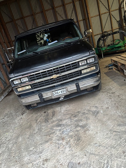 Chevrolet G20 3 of 5