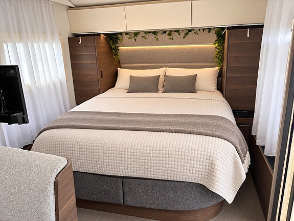Adria ALPINA 663 PT (Isabella Commendore North med Mega Frame stativ) 5 of 8
