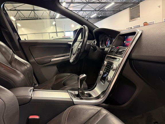 Volvo XC60 15 of 20