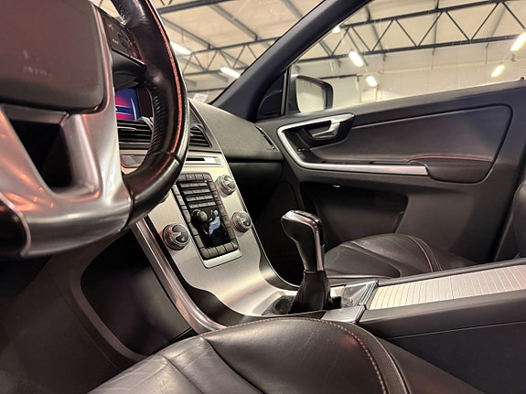 Volvo XC60 14 of 20