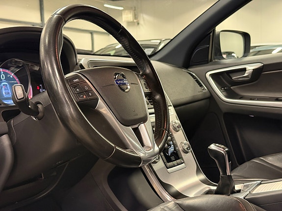 Volvo XC60 11 of 20