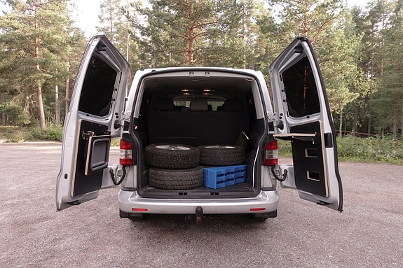 Volkswagen Caravelle 13 of 21