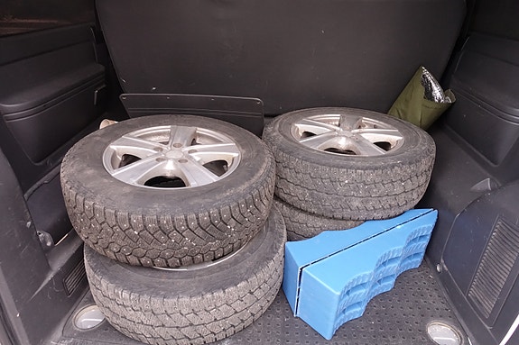 Volkswagen Caravelle 16 of 21
