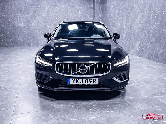 Volvo V60 2 of 5