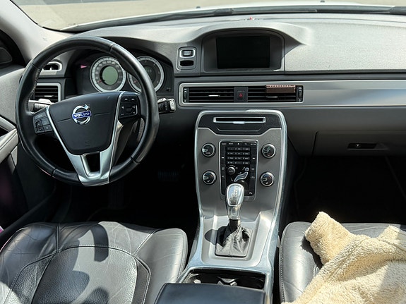 Volvo V70 4 of 6