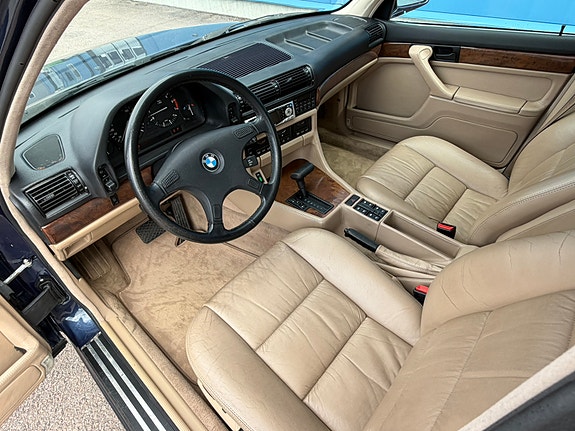 BMW 750iL 14 of 22