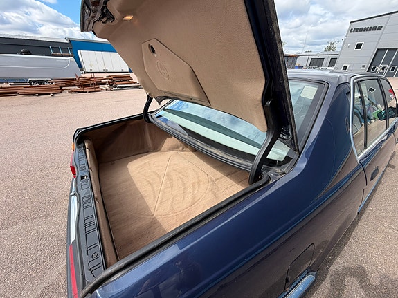 BMW 750iL 21 of 22