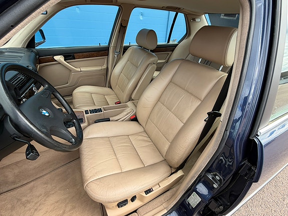 BMW 750iL 13 of 22