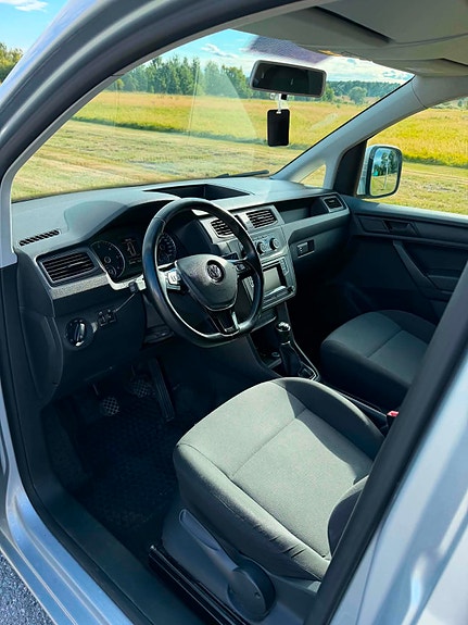 Volkswagen Caddy Maxi 6 of 6