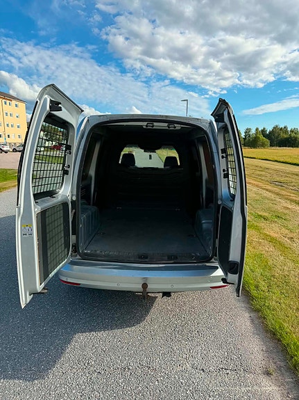 Volkswagen Caddy Maxi 3 of 6