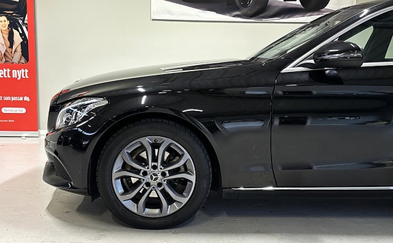 Mercedes-Benz C180 8 of 28