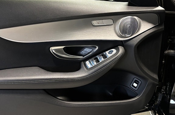 Mercedes-Benz C180 10 of 28