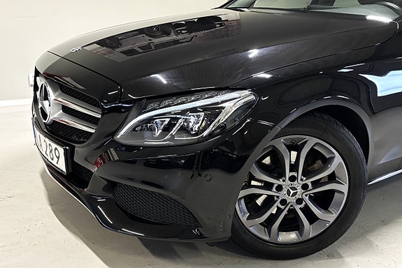 Mercedes-Benz C180 2 of 28