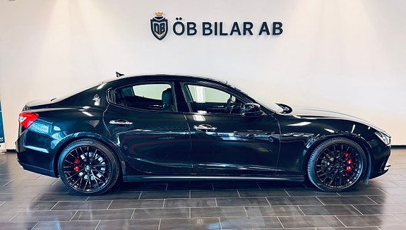 Maserati Ghibli 2 of 16