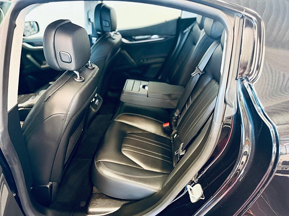 Maserati Ghibli 9 of 16