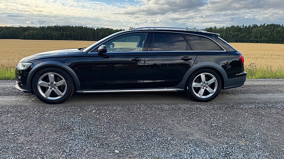 Audi A6 allroad 2 of 12