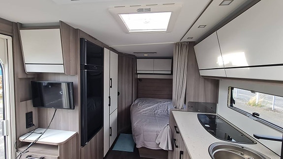 KABE Estate 470 XL KS  Dubbelsäng med Mover, Markis,mm 6 of 12
