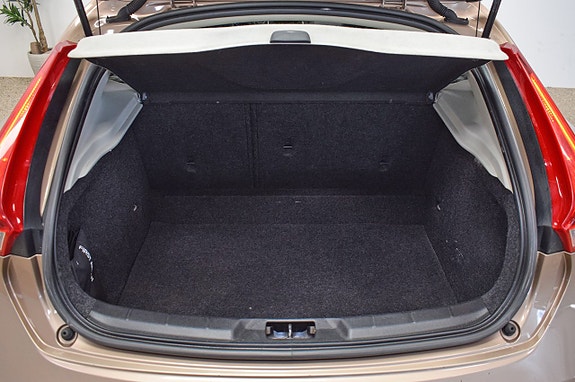 Volvo V40 Cross Country 22 of 25