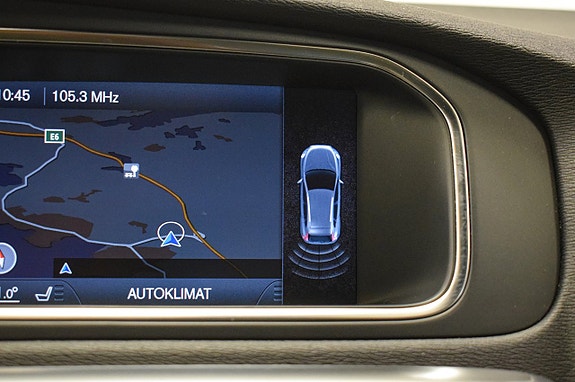 Volvo V40 Cross Country 14 of 25