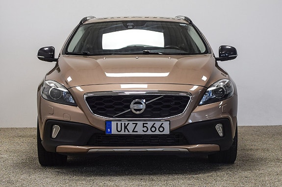 Volvo V40 Cross Country 4 of 25