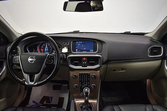 Volvo V40 Cross Country 8 of 25