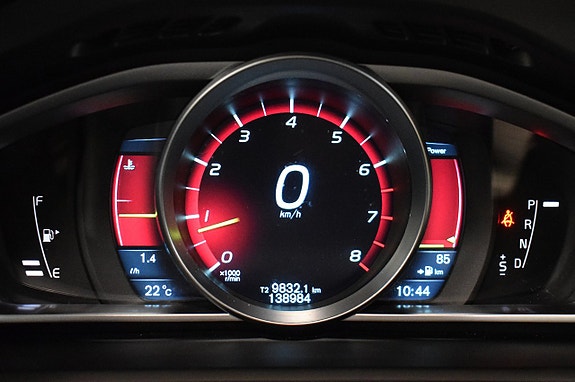 Volvo V40 Cross Country 11 of 25