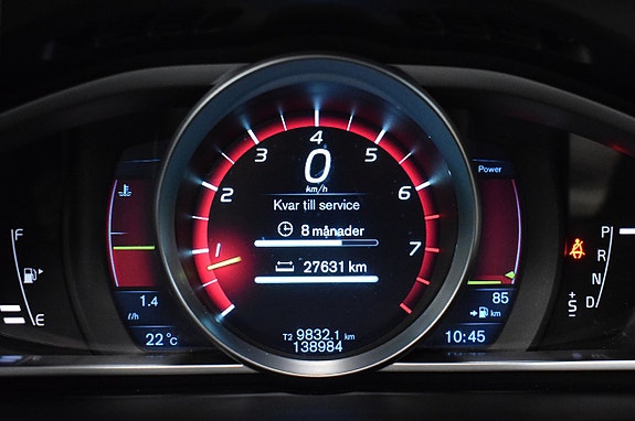 Volvo V40 Cross Country 13 of 25