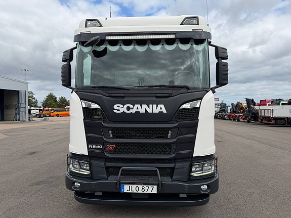 Tippbil Scania r540xt tridem underbett lågmil 9 of 12