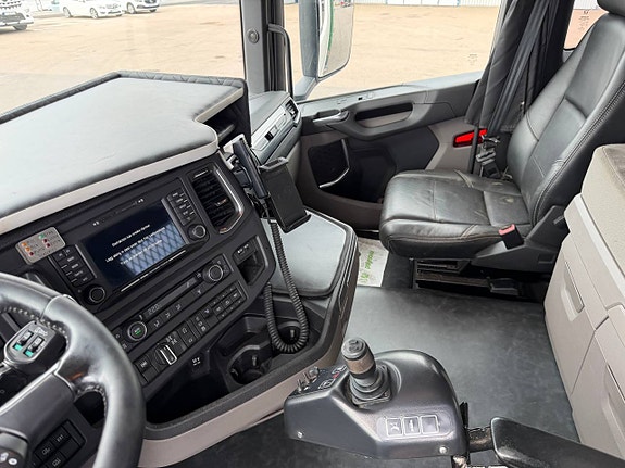 Tippbil Scania r540xt tridem underbett lågmil 12 of 12