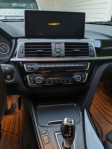 BMW 320d 13 of 14