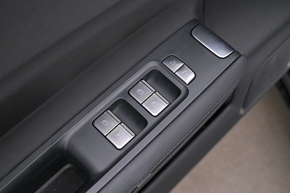 Polestar 4 10 of 27
