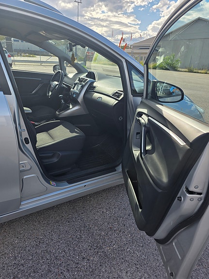 Toyota Verso 3 of 5