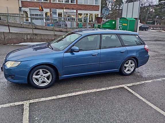 Subaru Legacy 5 of 5