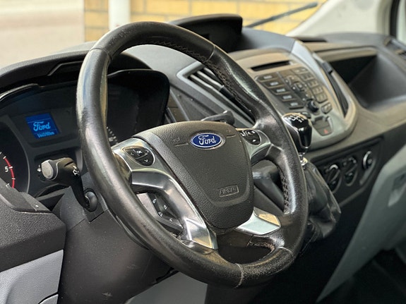 Ford Transit 9 of 16