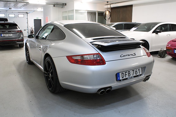 Porsche 911 Carrera S 3 of 15