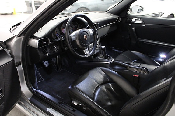 Porsche 911 Carrera S 7 of 15