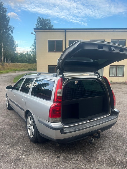 Volvo V70 6 of 7