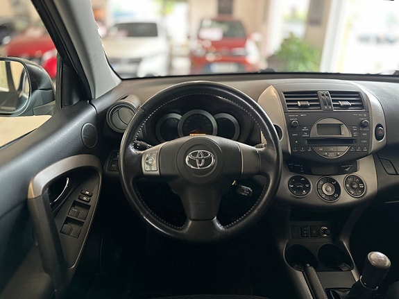 Toyota RAV4 20 of 21