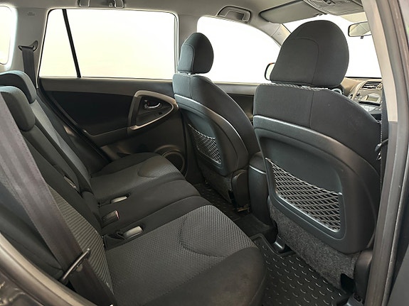 Toyota RAV4 21 of 21