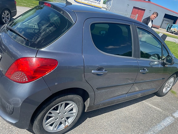 Peugeot 207 2 of 3
