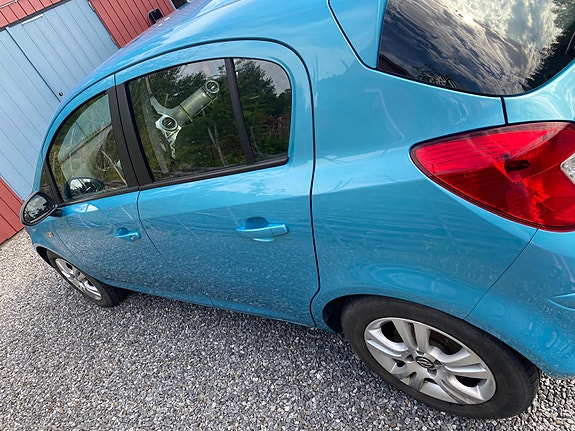 Opel Corsa 3 of 3